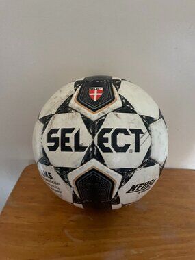 Select Royale Soccer Ball.  Club, HS, College size.